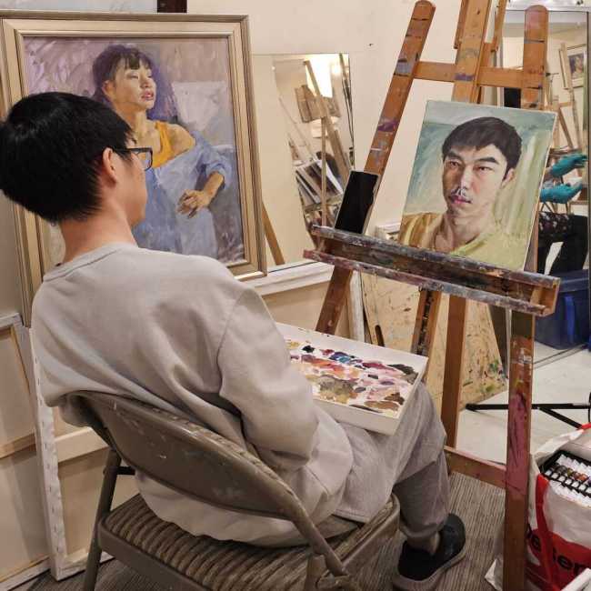 Understanding Paint Consistency In Oil Painting Classes 